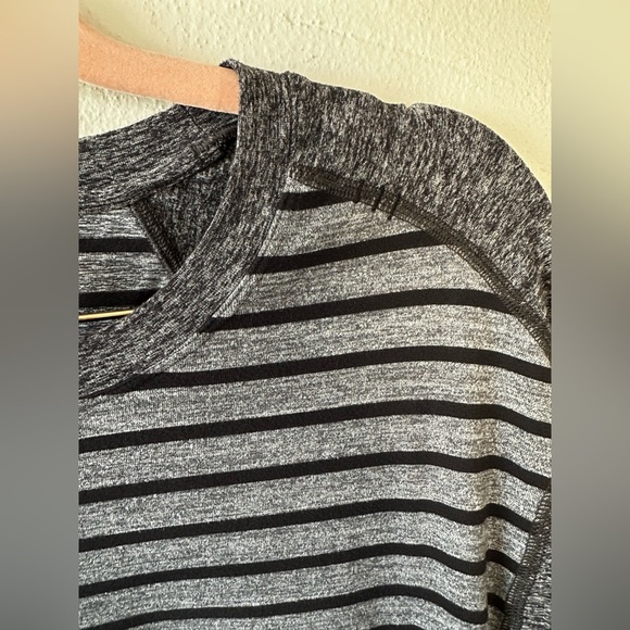 Lululemon Surge Warm Crew Stripe Heathered Dark Slate Black / Heathered Black - Picture 3 of 6